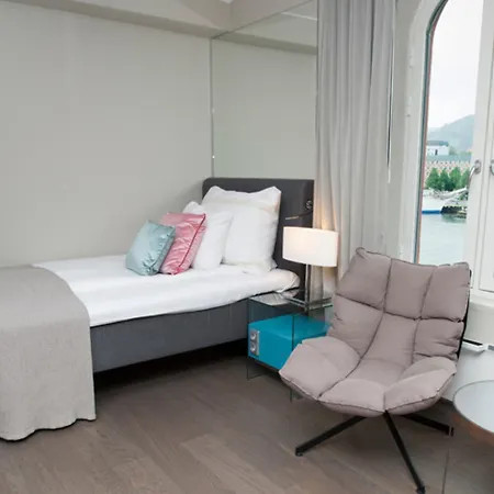 Clarion Admiral Hotel