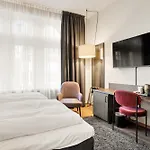 Clarion Admiral Hotel