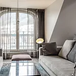 Clarion Admiral 4*