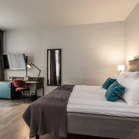 Clarion Admiral Hotel