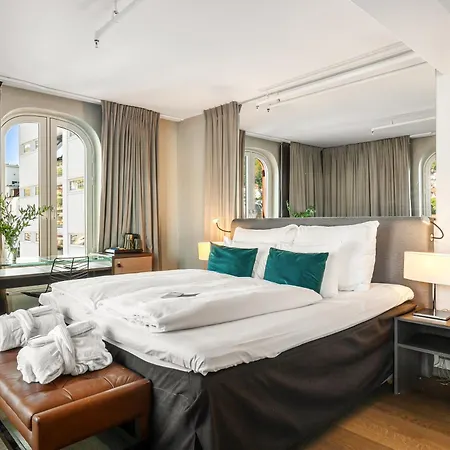 Clarion Admiral Hotel
