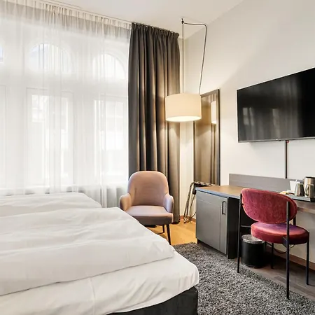 Clarion Admiral Hotel