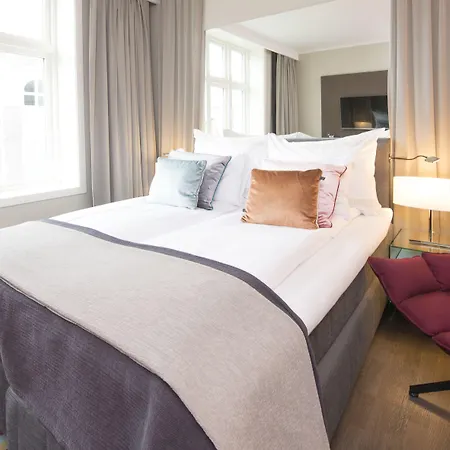 Clarion Admiral Hotel