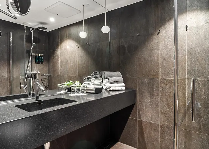 Clarion Admiral Hotel