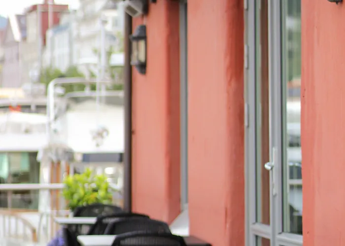 Clarion Admiral Hotel