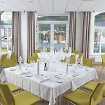 Clarion Admiral Hotel